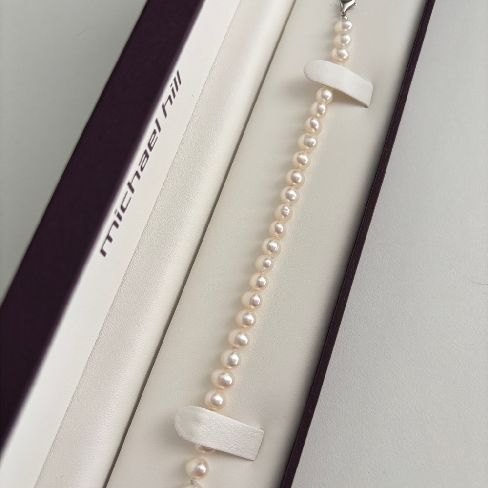 Michael Hill Pearl Bracelet - Picture 4 of 6